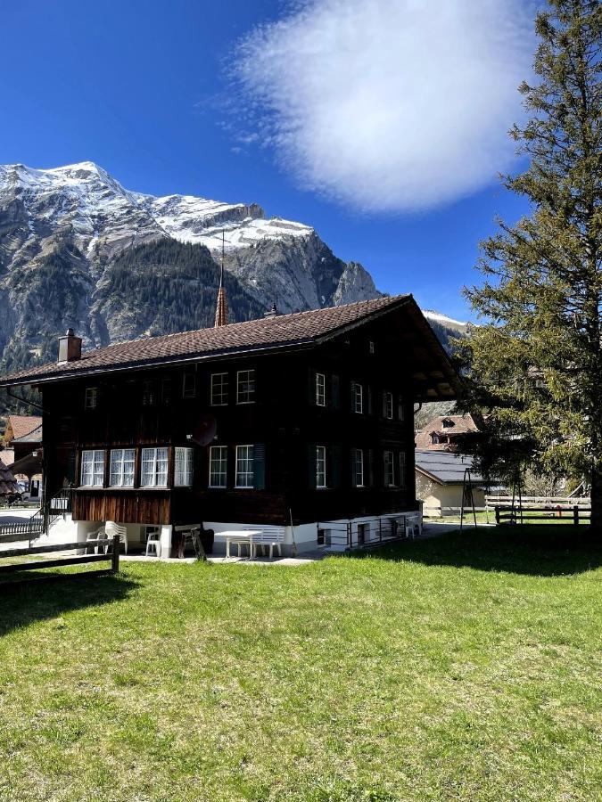 Familienferien Im Chalet Baergli Кандерштег Екстер'єр фото